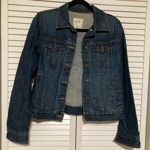 Old Navy jean jacket with pockets